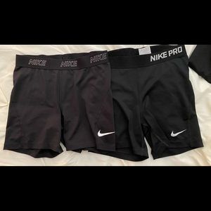 2 pairs of nike spandex